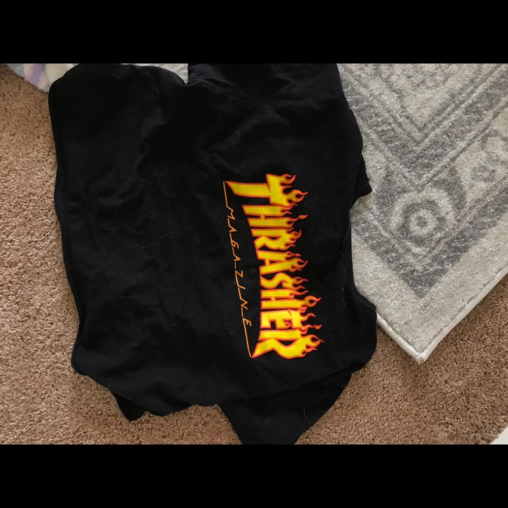 Cropped Thrasher shirt